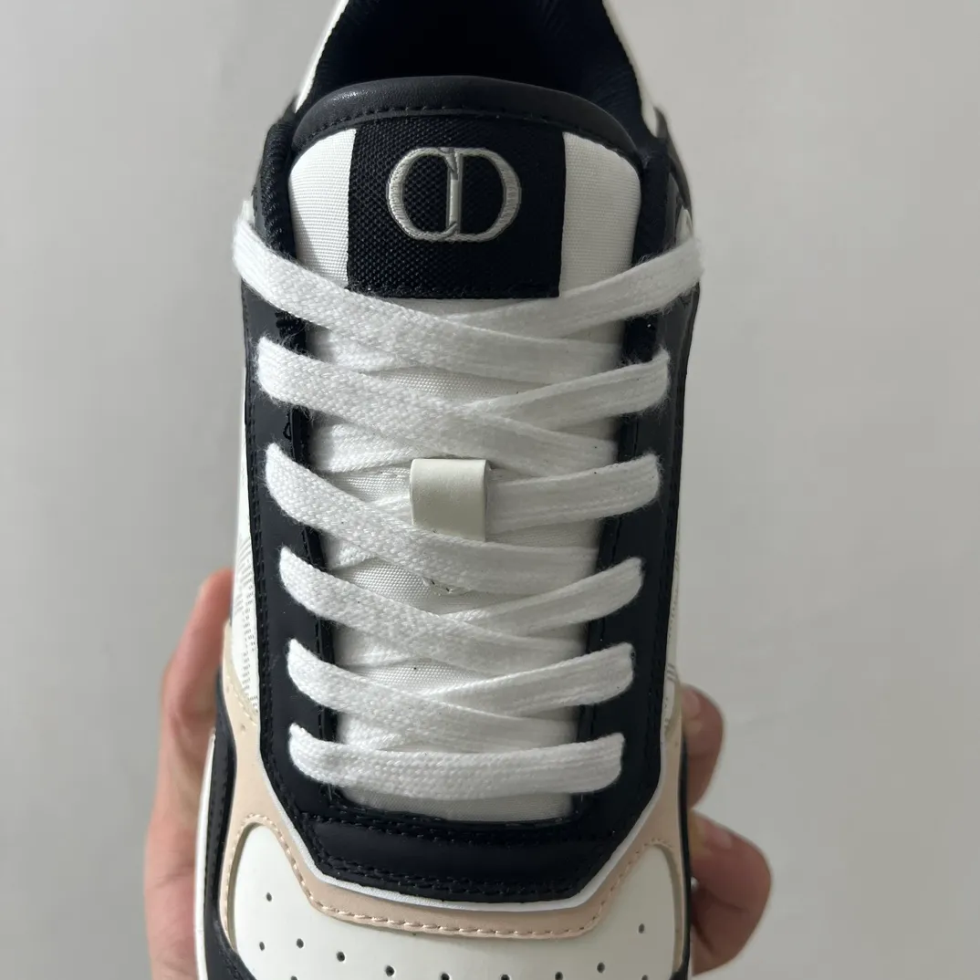 👟👟Ex-factory price 560👟👟 Men's size +10 Dior B27 series ✨2024 upgraded version purchasing agent grade ✨Super🔥sports shoes👫couple shoes. The high version 1:1 adopts oil edge lasting technology, the fabric is imported first-layer cowhide + high-tech fabric, and the inner cowhide + customized lining. TPU original engraved outsole. More than 30 colors of high-soled boots are available. Size: 35-42 for women and 38-46 for men. Bosses are welcome to compare...